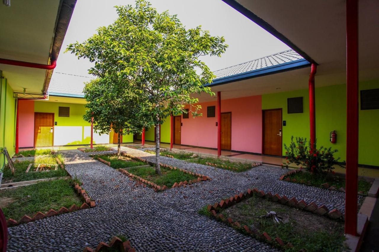 Oyo 89478 Lkh Motel Kota Kinabalu Exterior foto